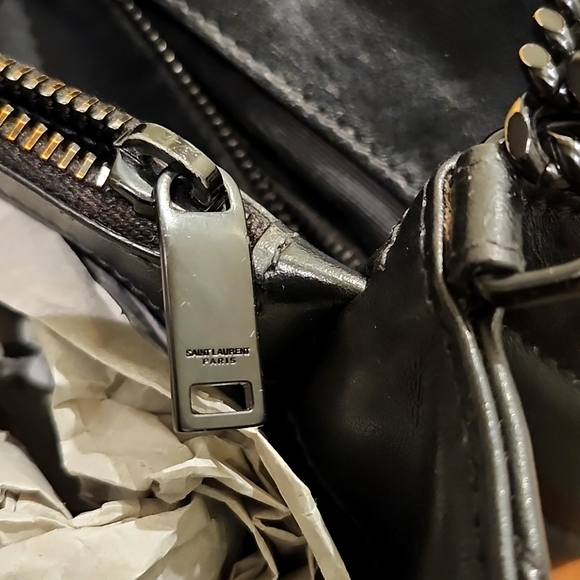 Saint Laurent Loulou Medium Bag - Picture 14 of 16